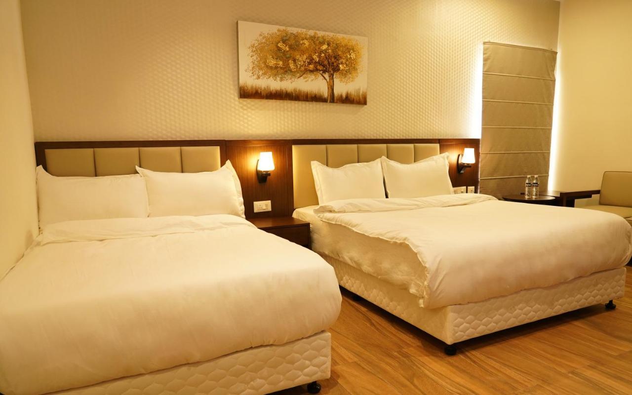 Vijayawāda Hotel D Dev المظهر الخارجي الصورة