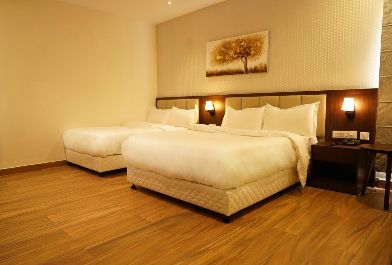Vijayawāda Hotel D Dev المظهر الخارجي الصورة