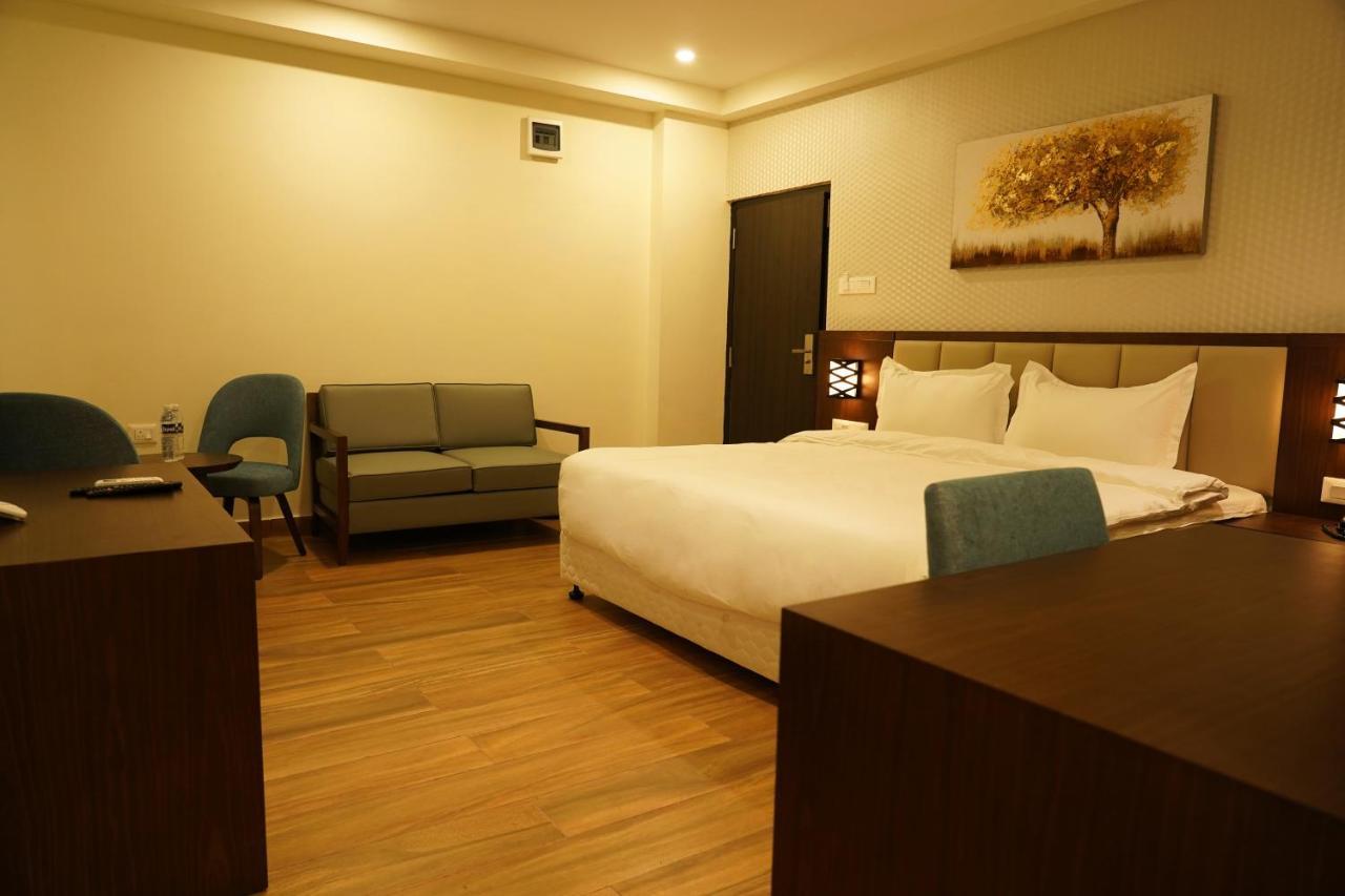 Vijayawāda Hotel D Dev المظهر الخارجي الصورة